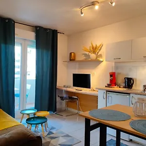 studio-cosy-centre-ville-au-calme-entree-autonome.fr-provencehotel.com/